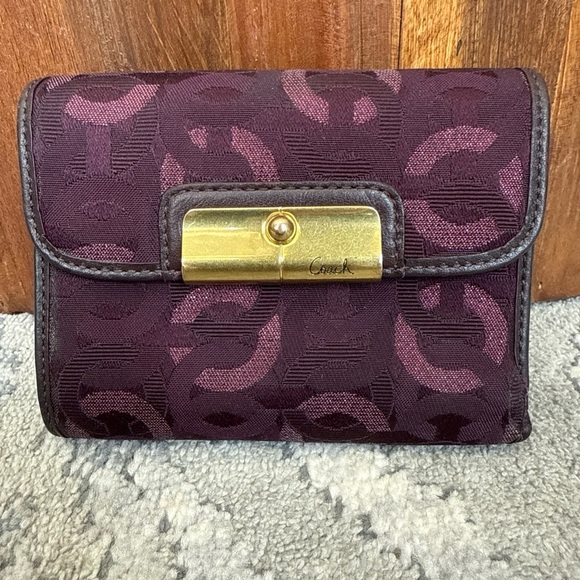 COACH Bifold Wallet Signature C Logo Purple Shimmer Flaws - Picture 1 of 12
